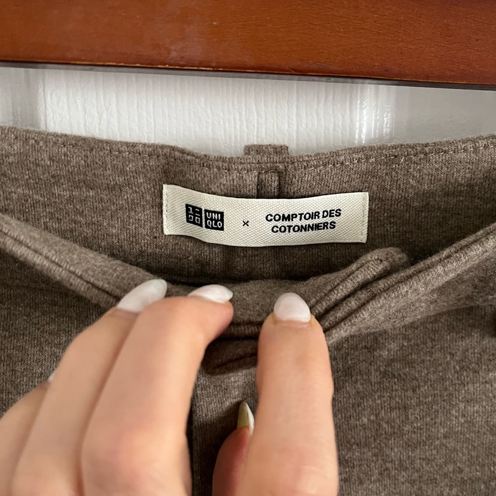 Comptoir Des Cotonniers Wide-Leg Pleated Trousers in Taupe - Picture 11 of 13